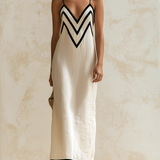 Inês | Vestido longo estilo slip com bordas em contraste com padrão chevron