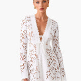 Mini Robe em Renda com Decote em V