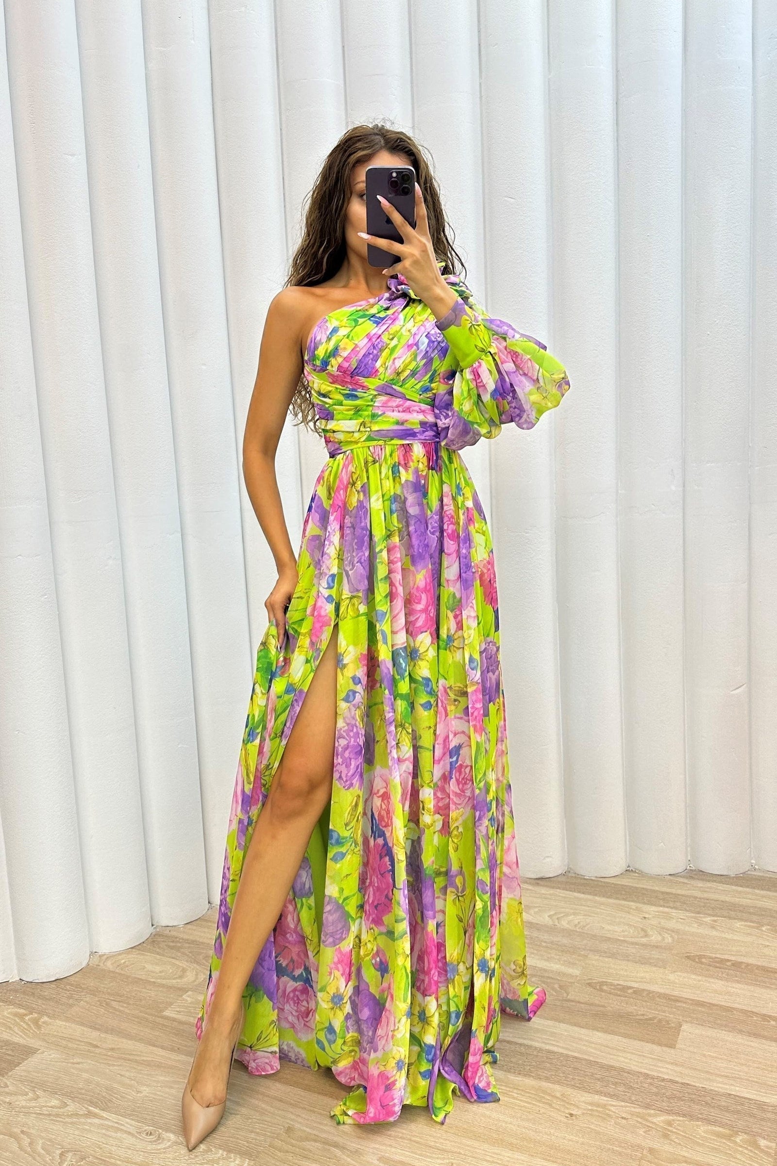 Whitney - Vestido Elegante e Fluido