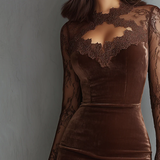 Aurélia | Vestido Mini em Veludo com Mangas em Renda