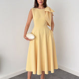 Robe midi ajustada com nó